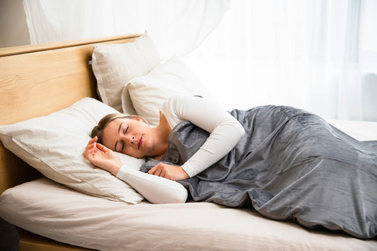 Comment les couvertures lestées peuvent améliorer le sommeil des adultes souffrant de stress et d'anxiété